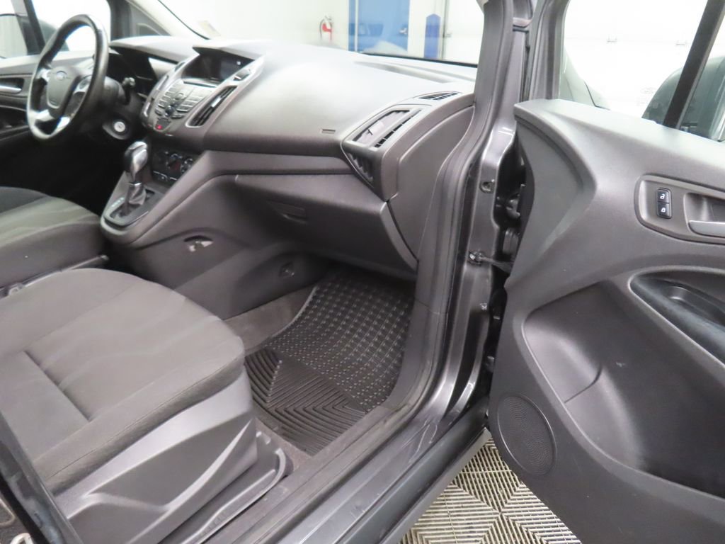 Used 2018 Ford Transit Connect XLT image 28