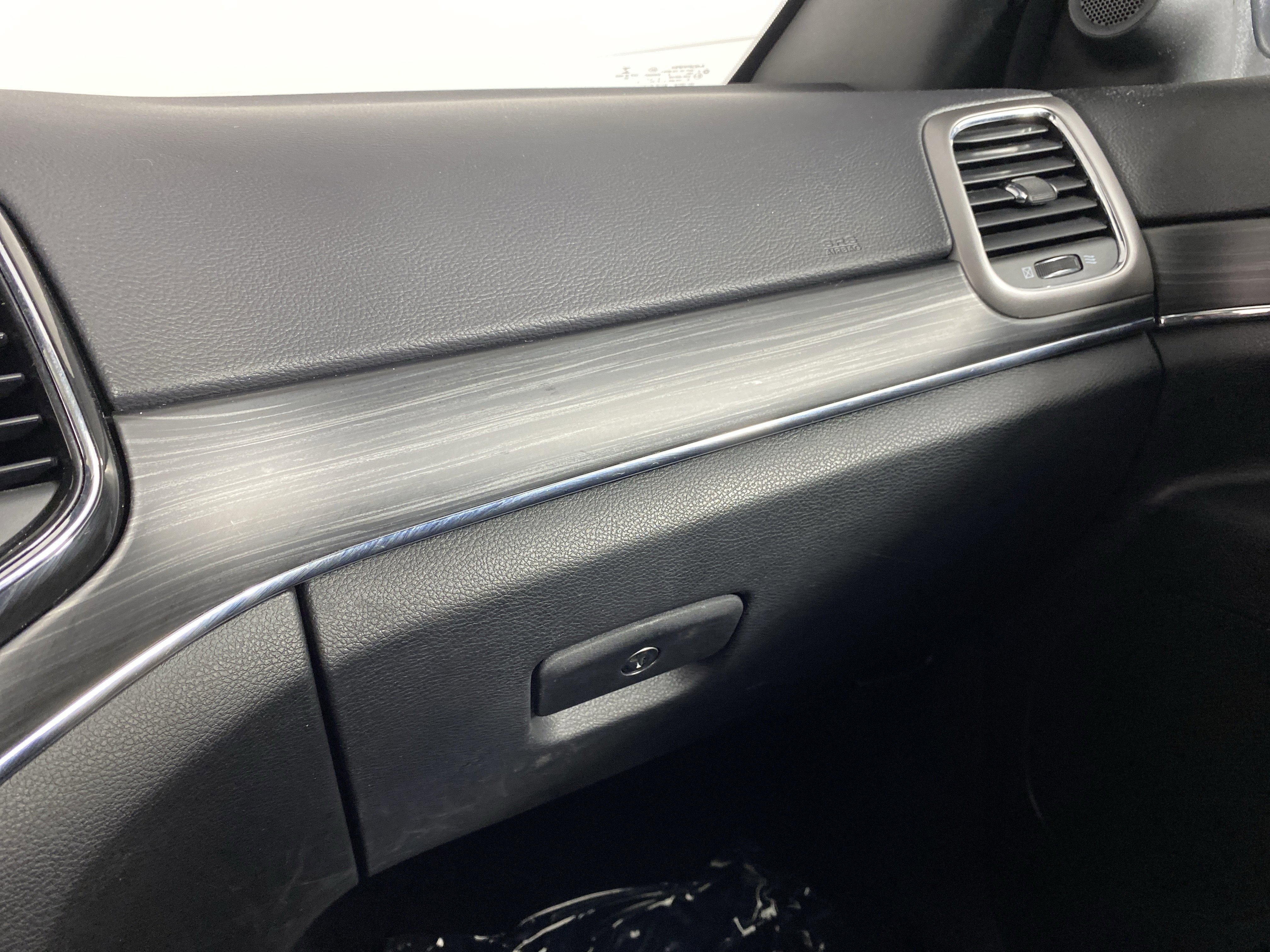 Used 2022 Jeep Grand Cherokee Limited image 33