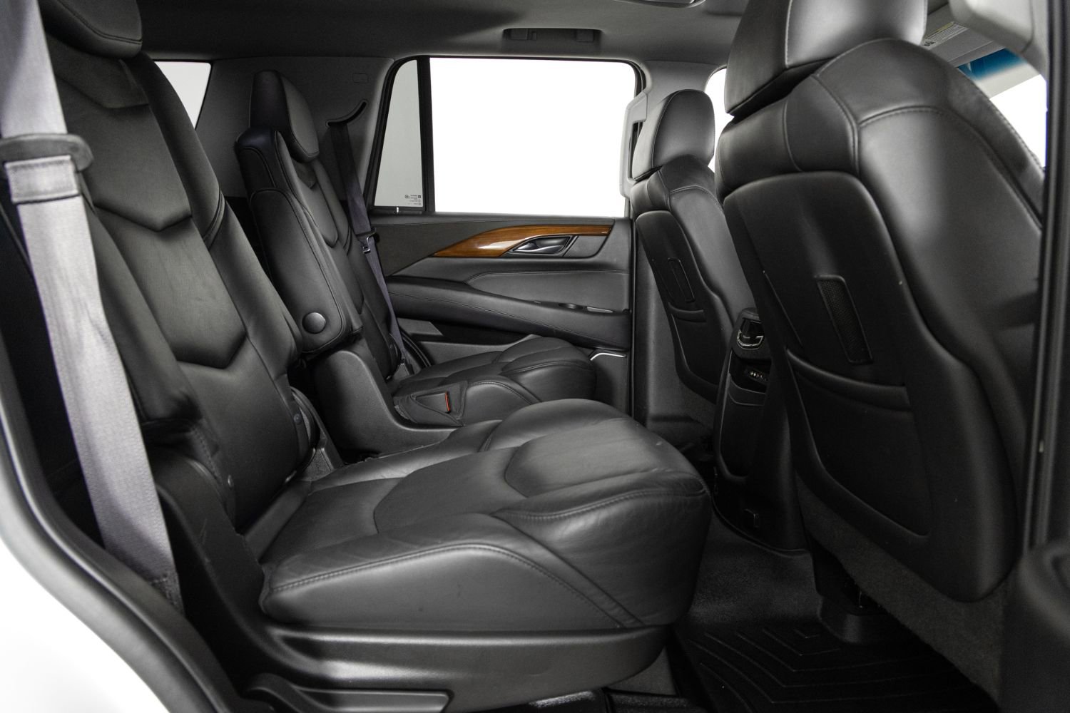 Used 2016 Cadillac Escalade Luxury image 25