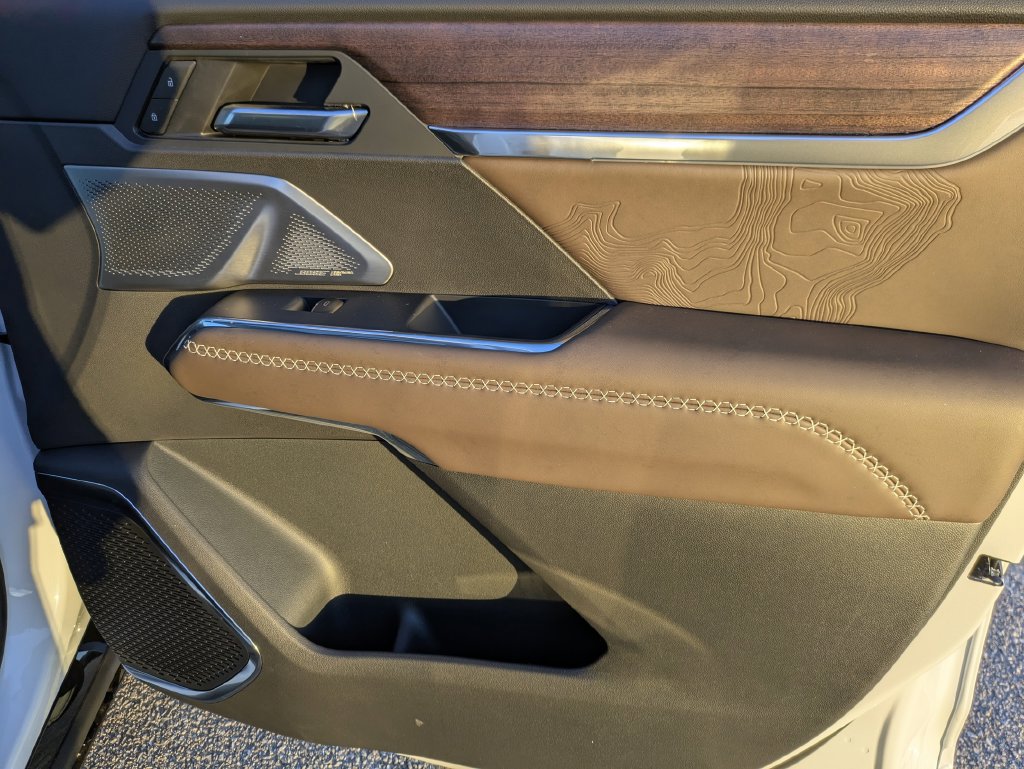 New 2027 GMC Acadia Denali Ultimate w/ LPO, Floor Liner Package FWD image 36