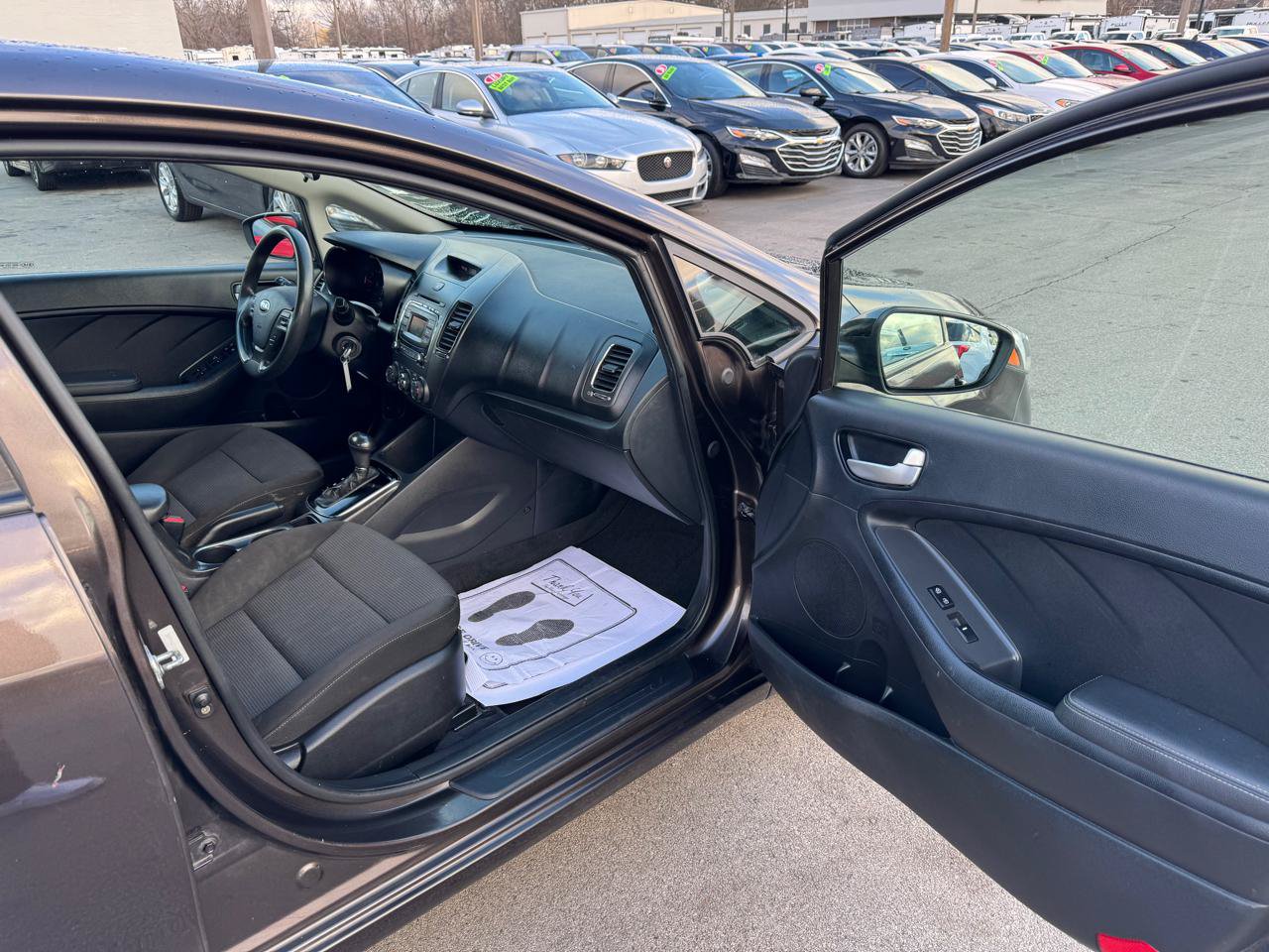 Used 2017 Kia Forte LX FWD image 9