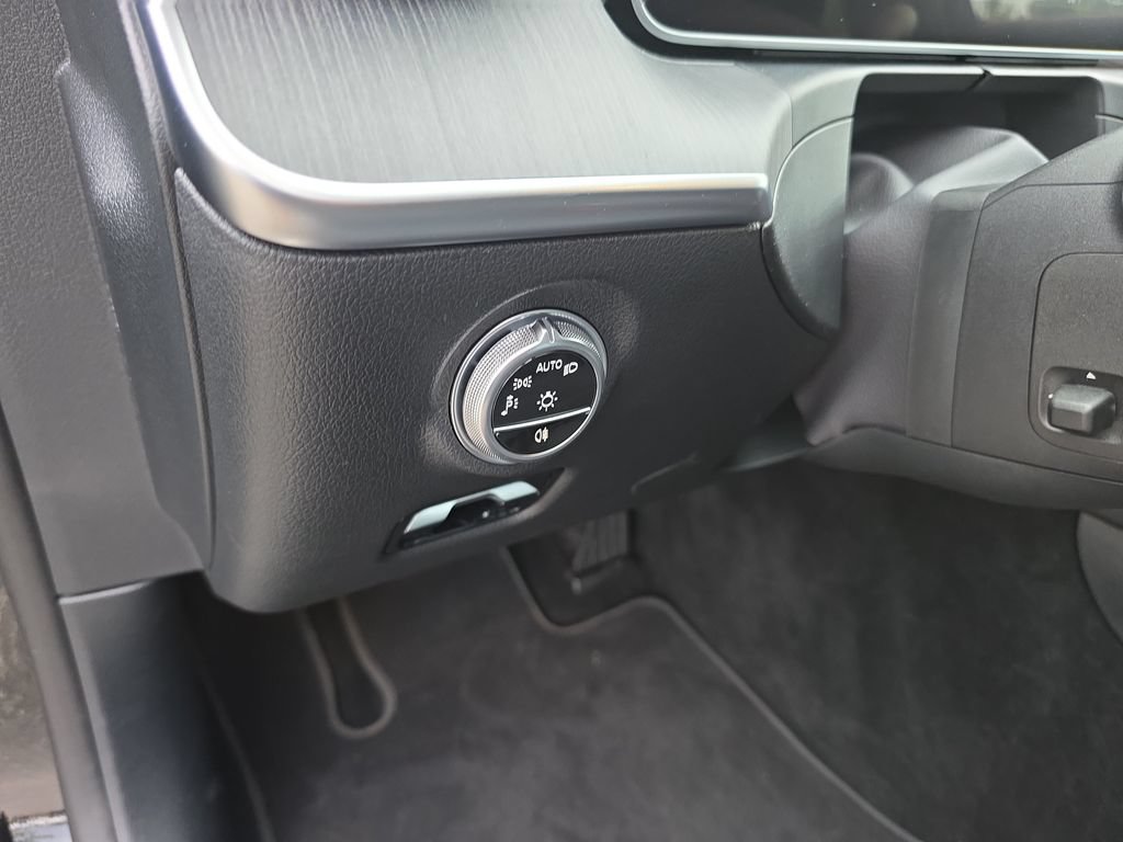 Certified 2025 Mercedes-Benz C 300 4MATIC Sedan image 22