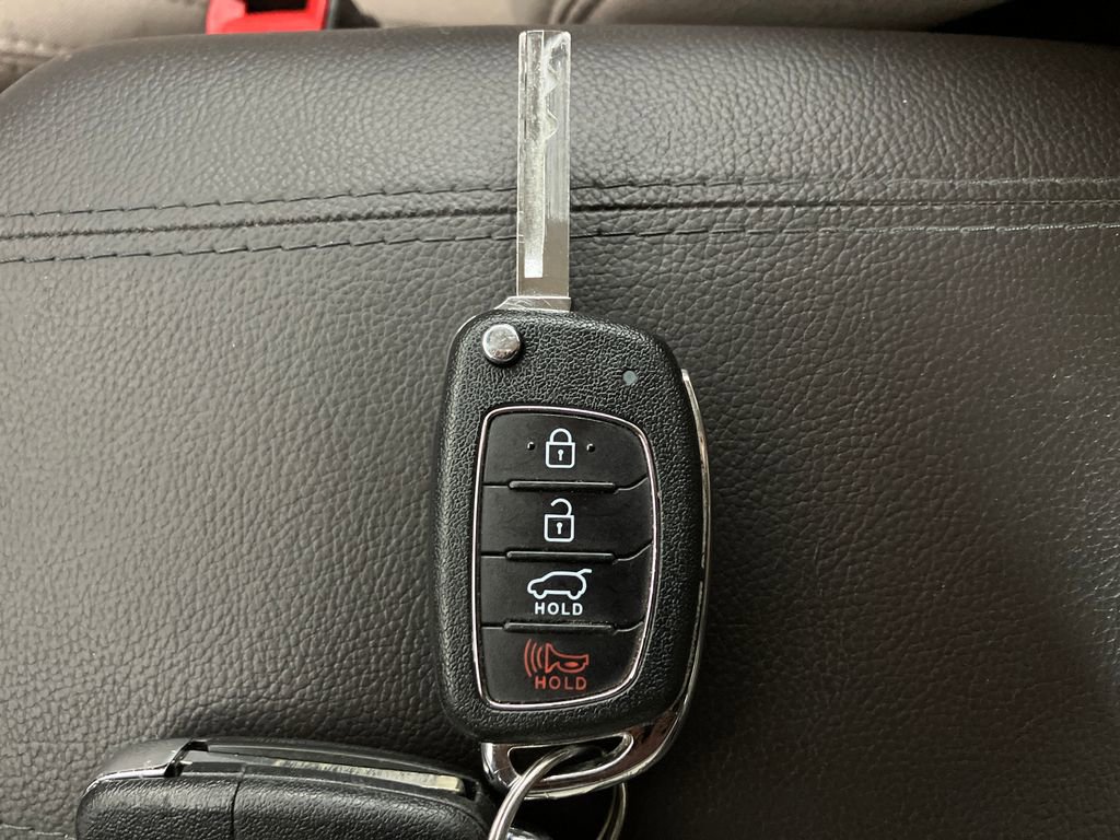 Used 2017 Hyundai Santa Fe Sport image 30