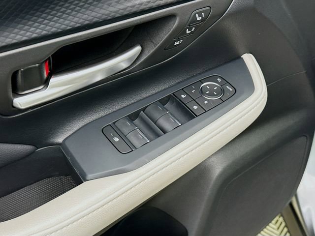 Used 2025 Toyota Grand Highlander AWD Hybrid image 18