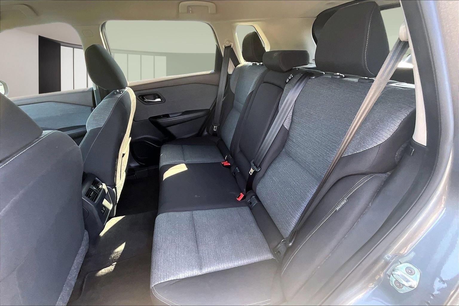 Used 2023 Nissan Rogue SV image 22