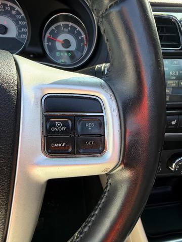 Used 2014 Chrysler 200 Limited FWD image 14