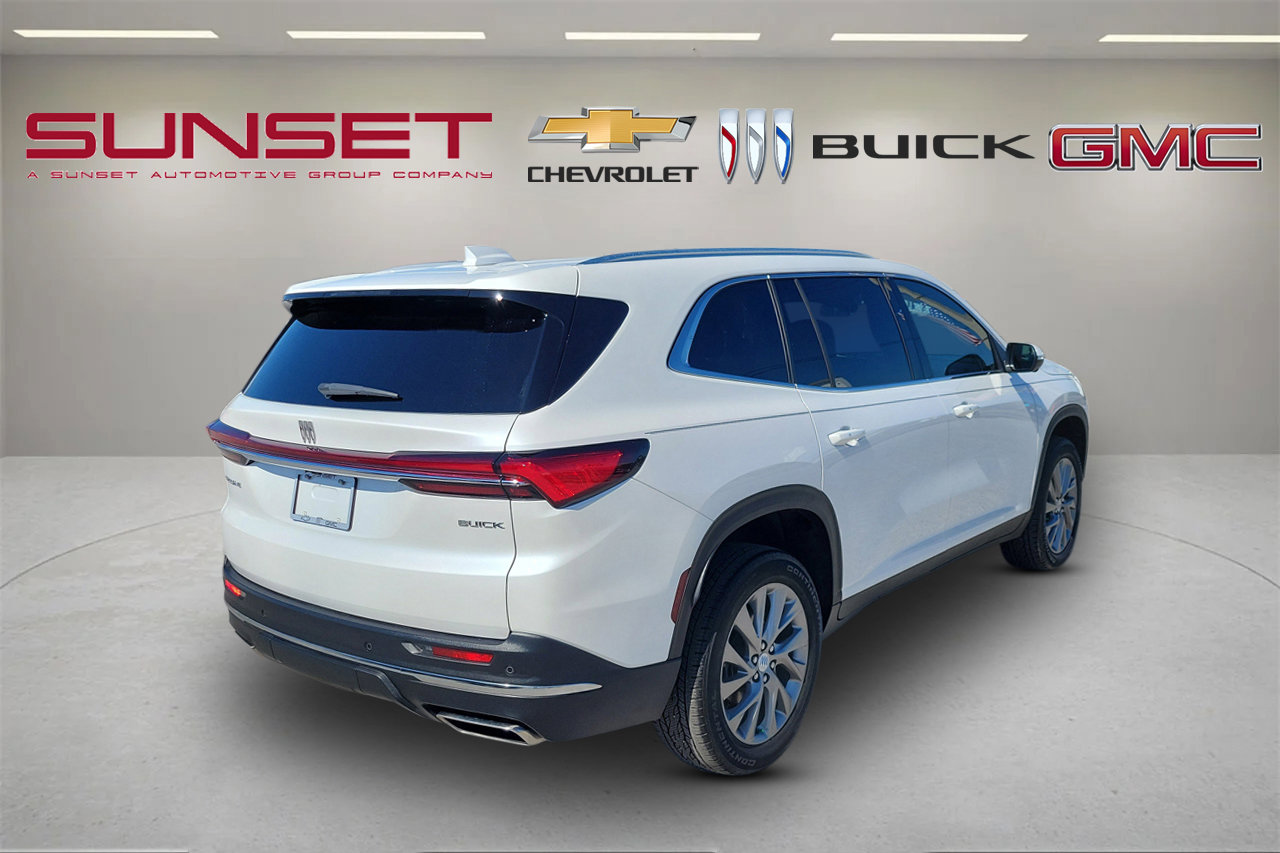 Used 2025 Buick Enclave Preferred image 4