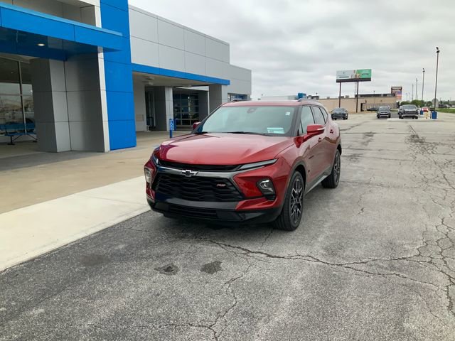 Used 2023 Chevrolet Blazer RS w/ Driver Confidence II Package FWD image 2