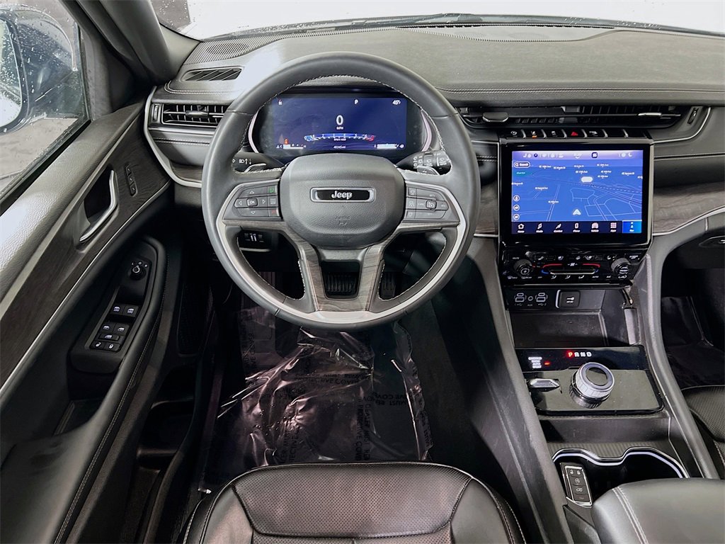 Used 2024 Jeep Grand Cherokee L Limited w/ Luxury Tech Group II image 20