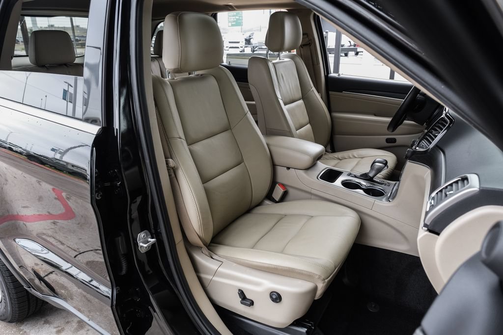 Used 2022 Jeep Grand Cherokee Limited w/ Tech Group RWD image 42