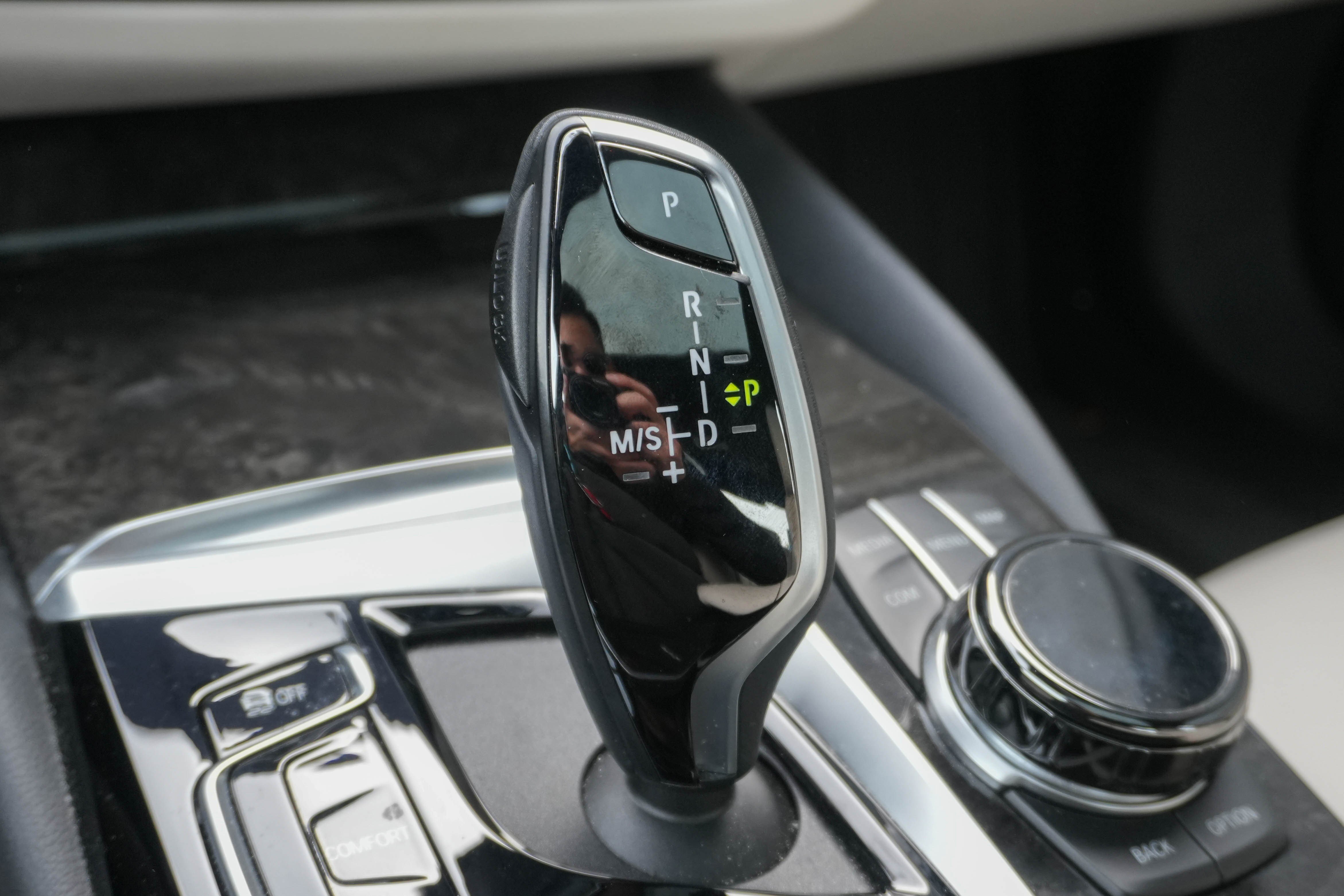 Used 2023 BMW 540i w/ Executive Package image 26