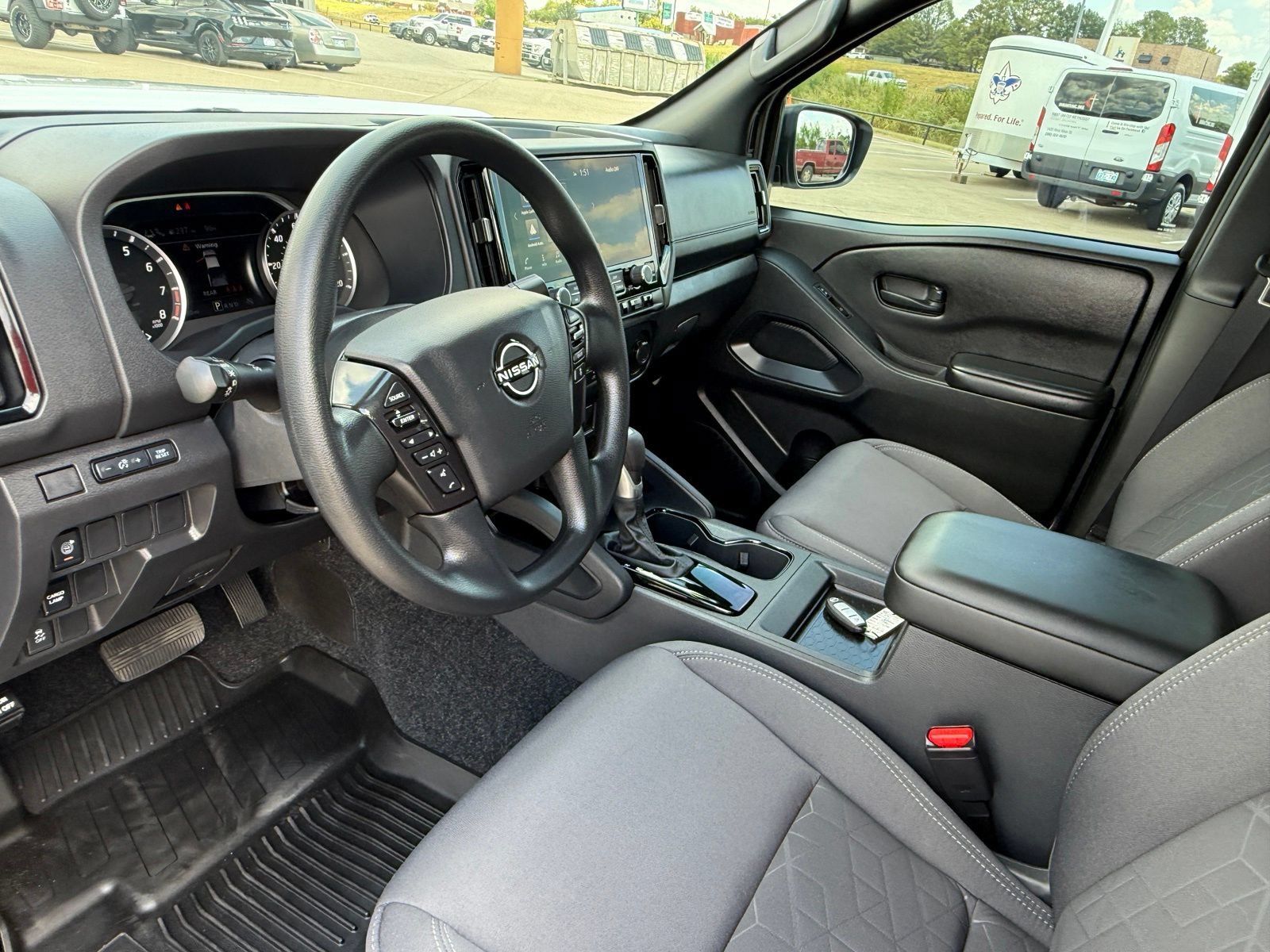 Used 2026 Nissan Frontier SV w/ Tow Package RWD image 11