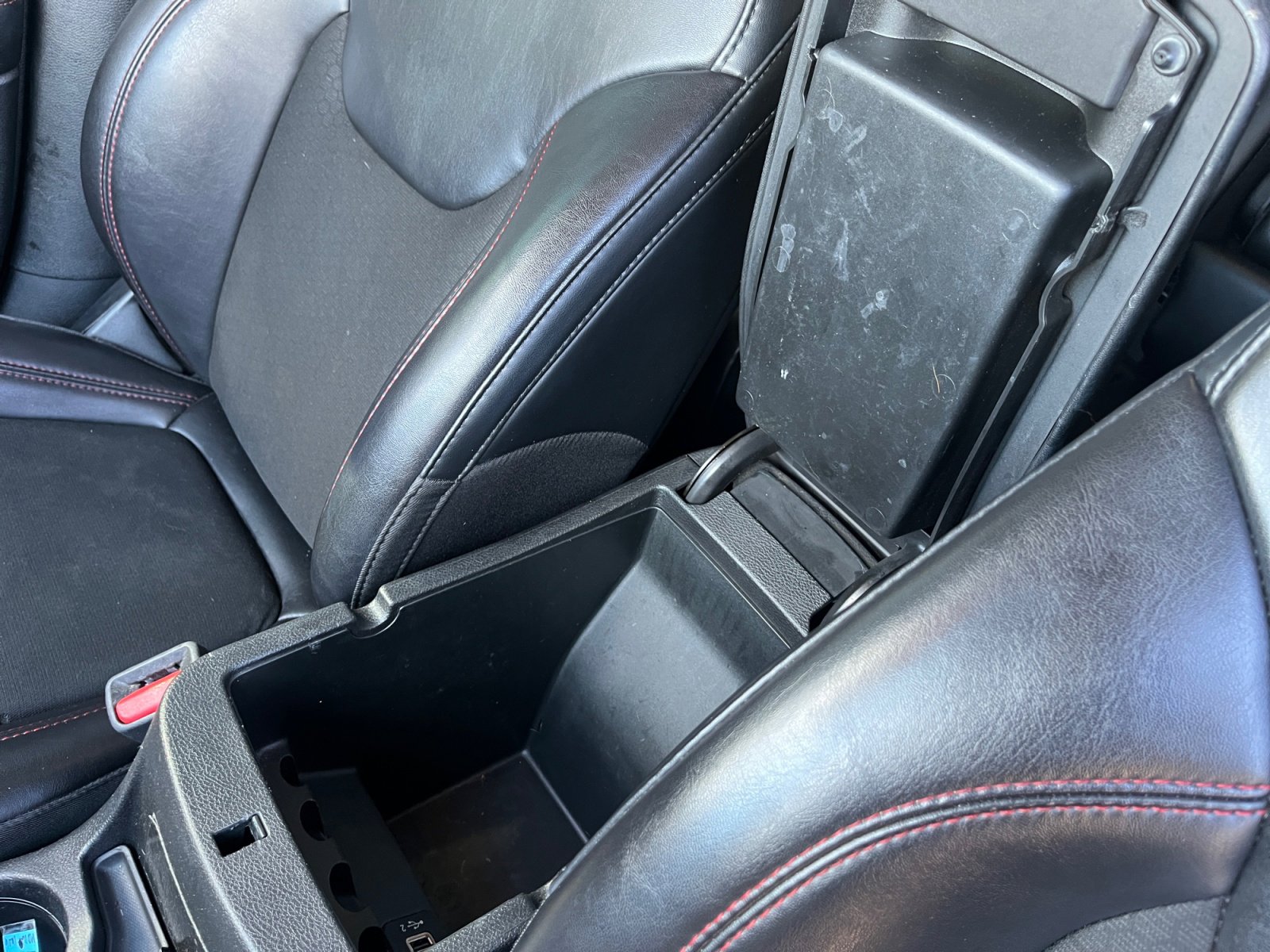 Used 2021 Jeep Cherokee Trailhawk image 15