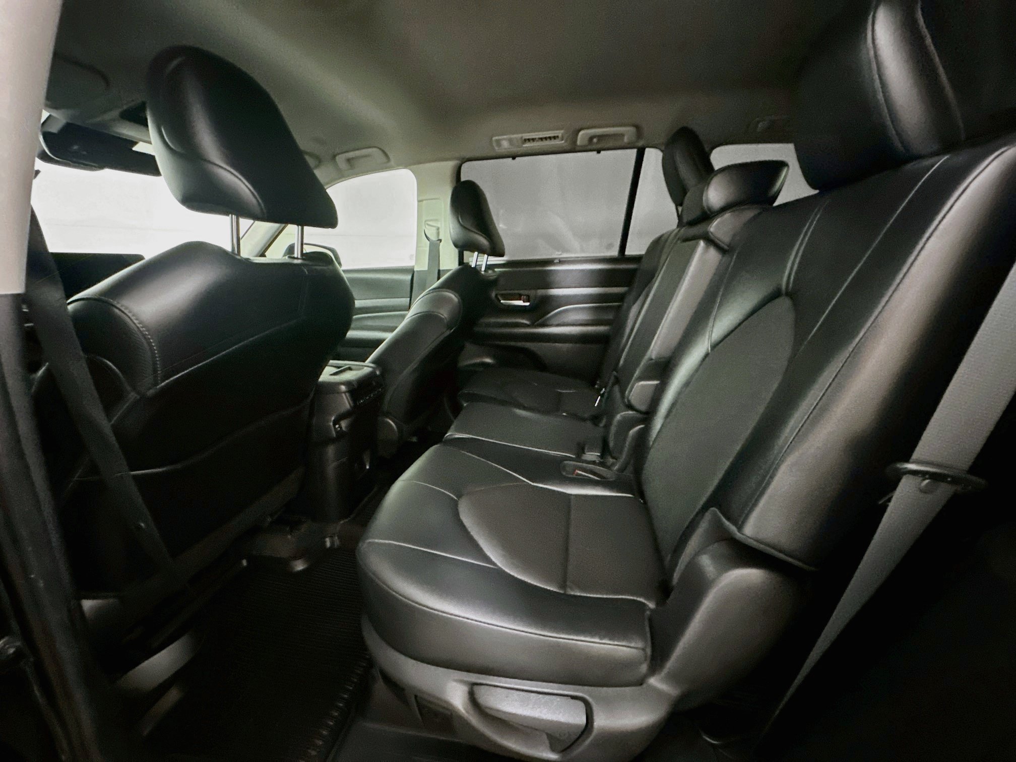 Used 2024 Toyota Grand Highlander AWD image 28