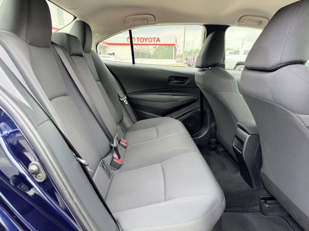 Used 2022 Toyota Corolla LE w/ Carpet Mat Package (TMS) FWD image 14