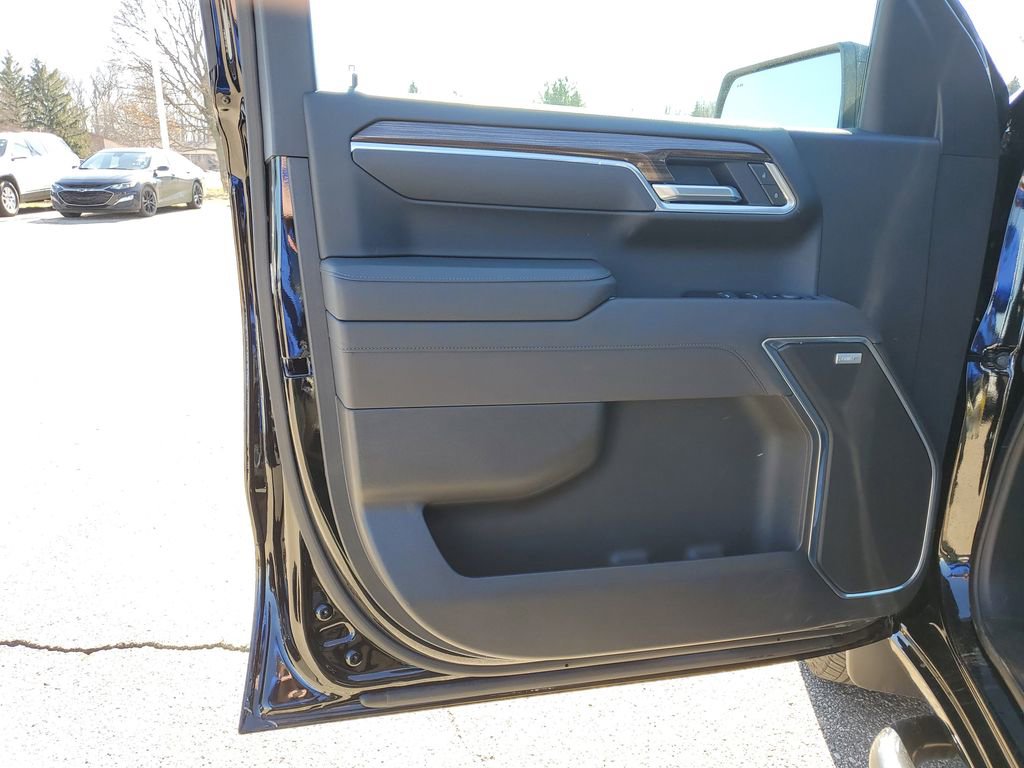 Used 2025 Chevrolet Silverado 1500 RST w/ Convenience Package II AWD/4WD image 25