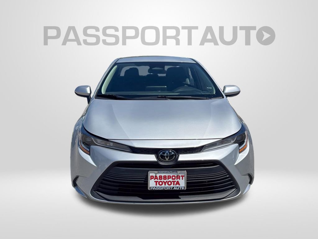 Used 2025 Toyota Corolla LE FWD image 12