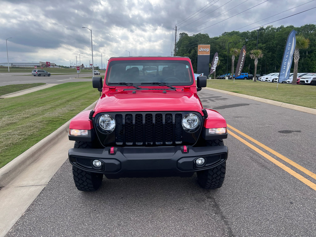Certified 2023 Jeep Gladiator Sport AWD/4WD image 11