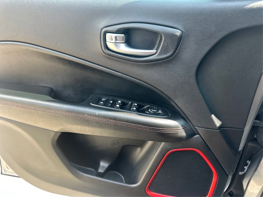 Used 2019 Jeep Compass Trailhawk AWD/4WD image 27