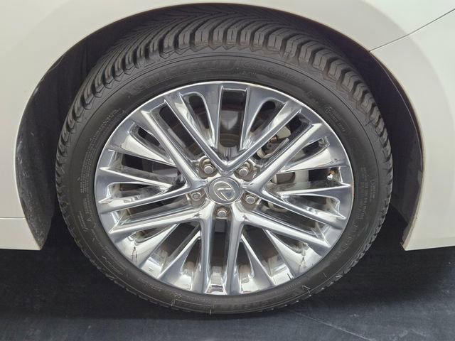 Used 2018 Lexus ES 350 w/ Luxury Package w/Wood Trim image 9