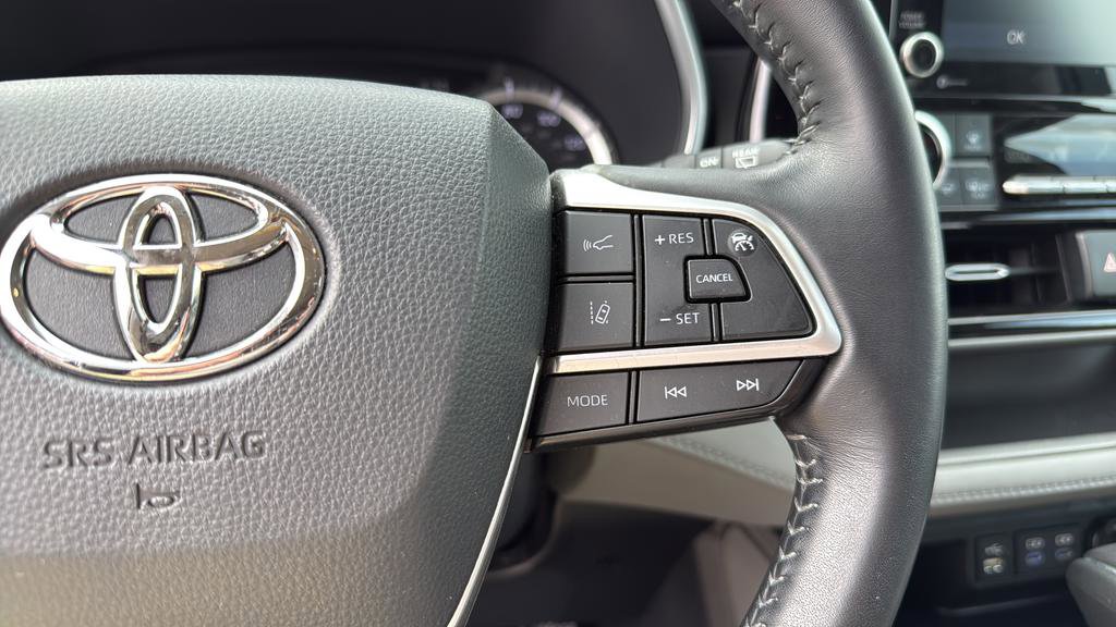 Used 2022 Toyota Highlander XLE image 23