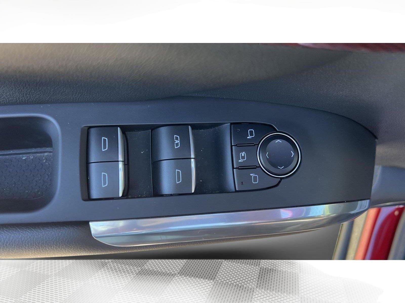 Used 2024 Chevrolet Traverse RS image 11