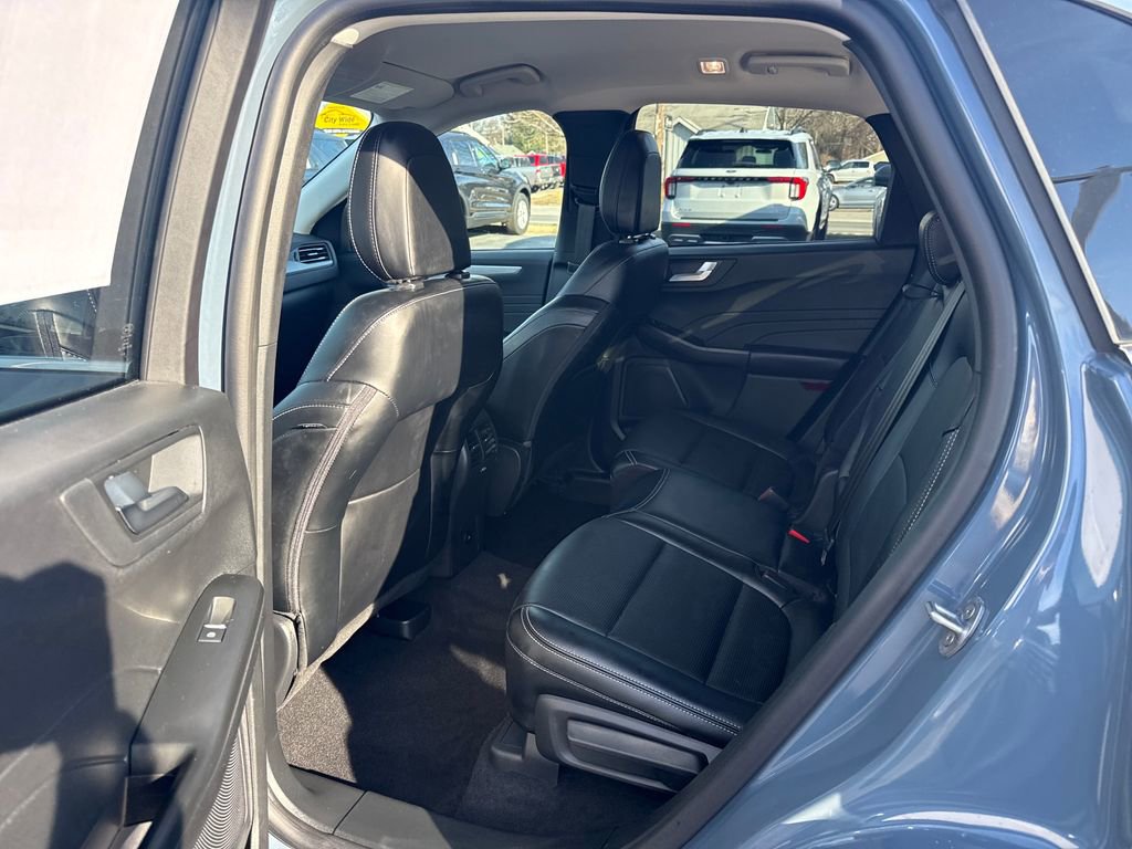 Used 2025 Ford Escape Platinum image 16