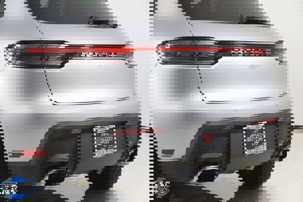 Used 2022 Porsche Macan image 24