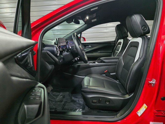 Used 2024 Chevrolet Blazer EV LT AWD/4WD image 13