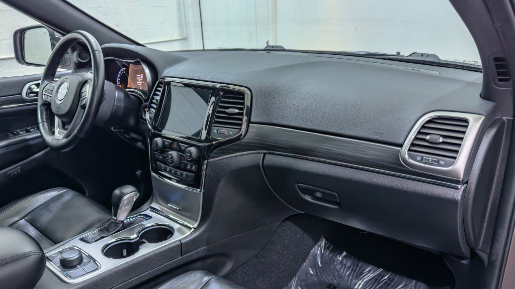 Used 2021 Jeep Grand Cherokee Limited image 24