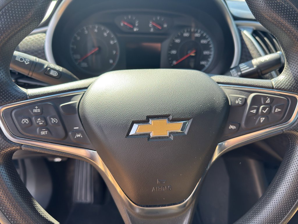 Used 2023 Chevrolet Malibu LT FWD image 16