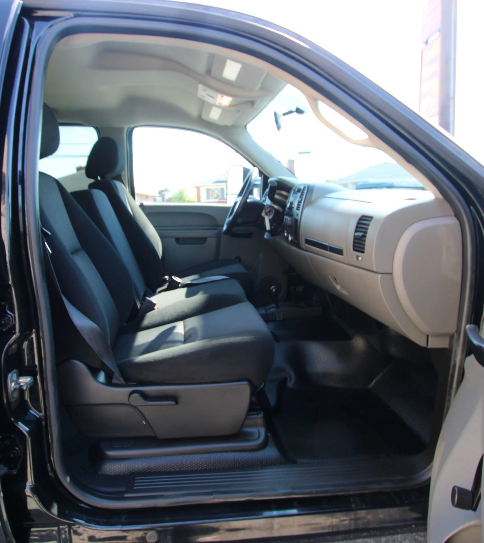 Used 2011 Chevrolet Silverado 2500 W/T w/ Snow Plow Prep Package AWD/4WD image 10