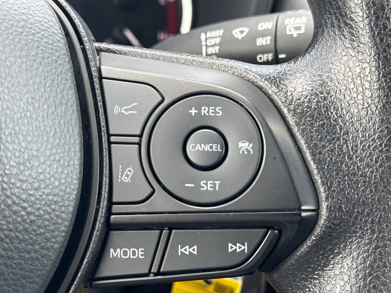Used 2025 Toyota RAV4 LE AWD/4WD image 26