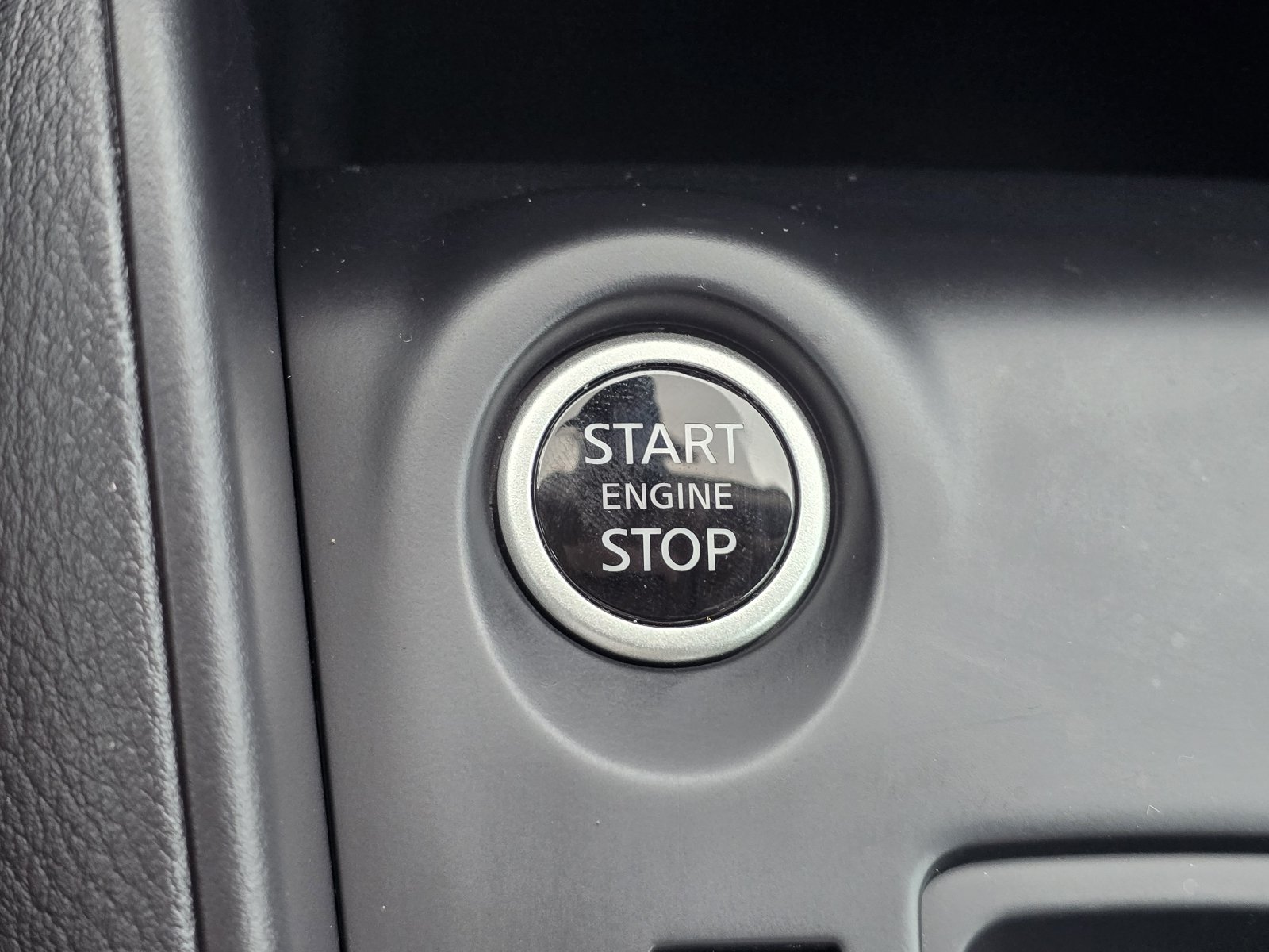 Certified 2025 Nissan Kicks Play S FWD image 21