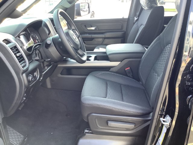 New 2026 RAM 1500 Express AWD/4WD image 9