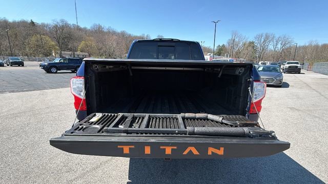 Used 2018 Nissan Titan SL w/ Chrome Package AWD/4WD image 6