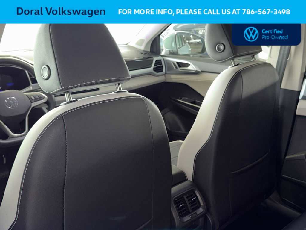 Used 2025 Volkswagen Taos SE FWD image 23
