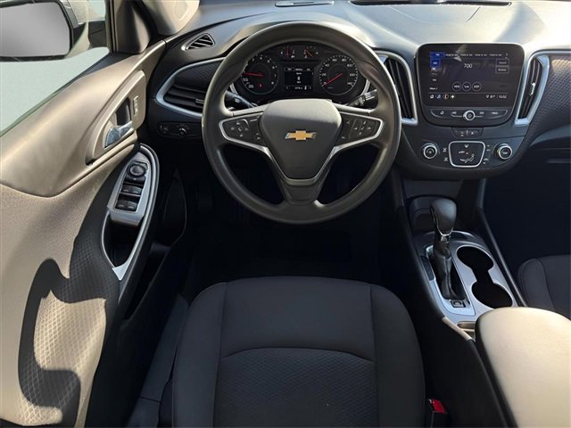 Used 2023 Chevrolet Malibu LS image 9
