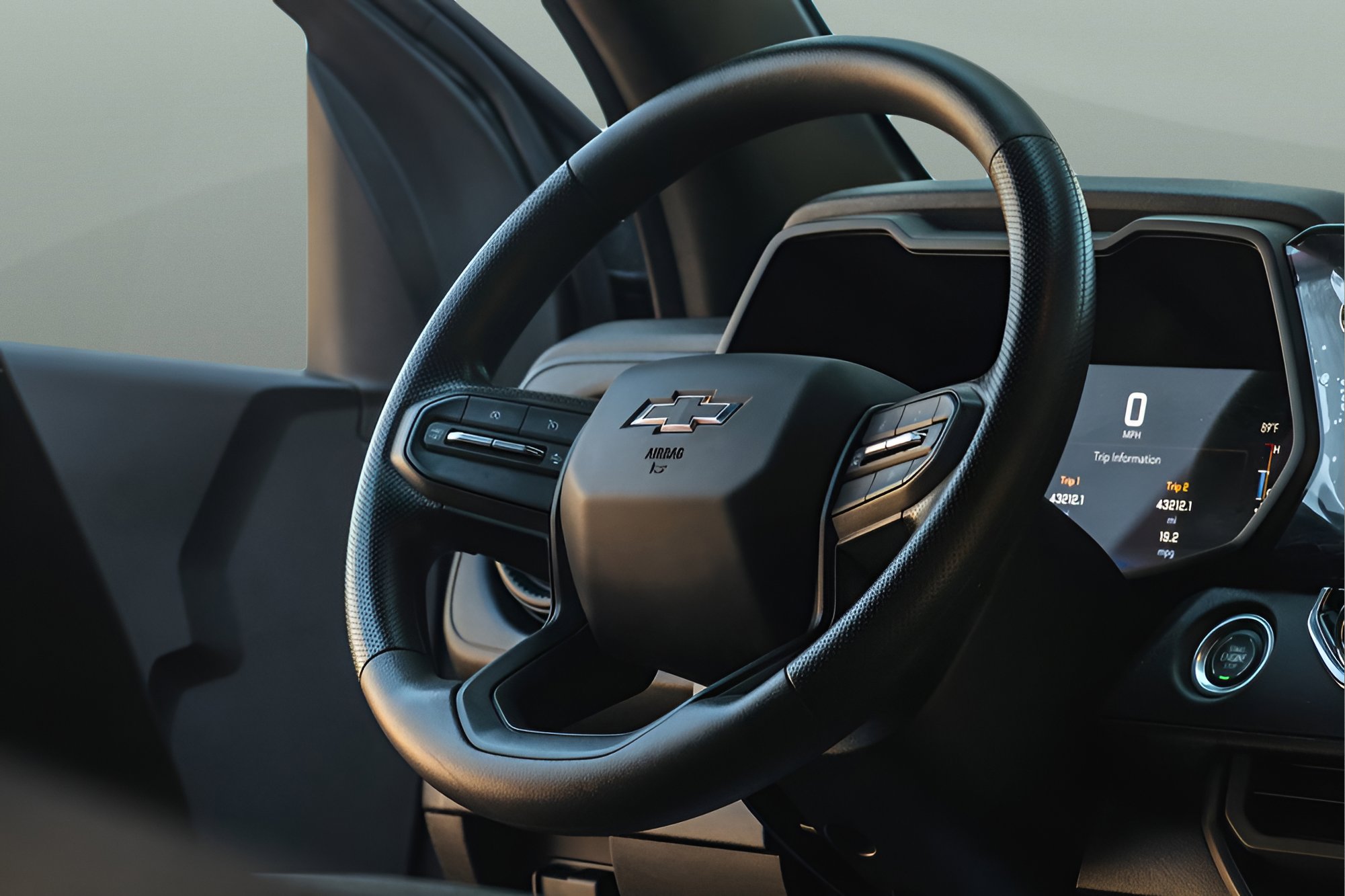 Used 2023 Chevrolet Colorado Trail Boss w/ LPO, Dark Essentials Package image 24