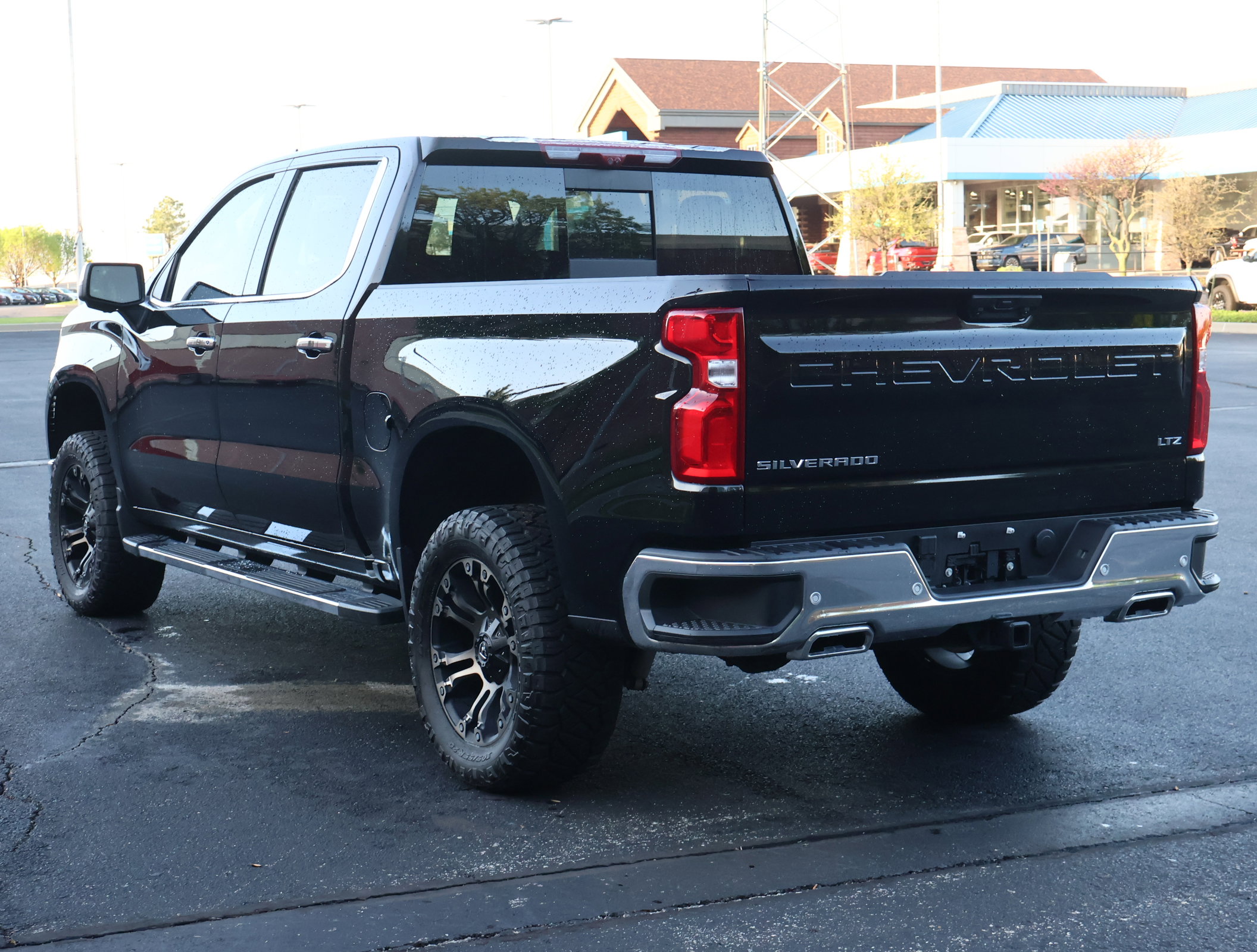 Used 2025 Chevrolet Silverado 1500 LTZ AWD/4WD image 7