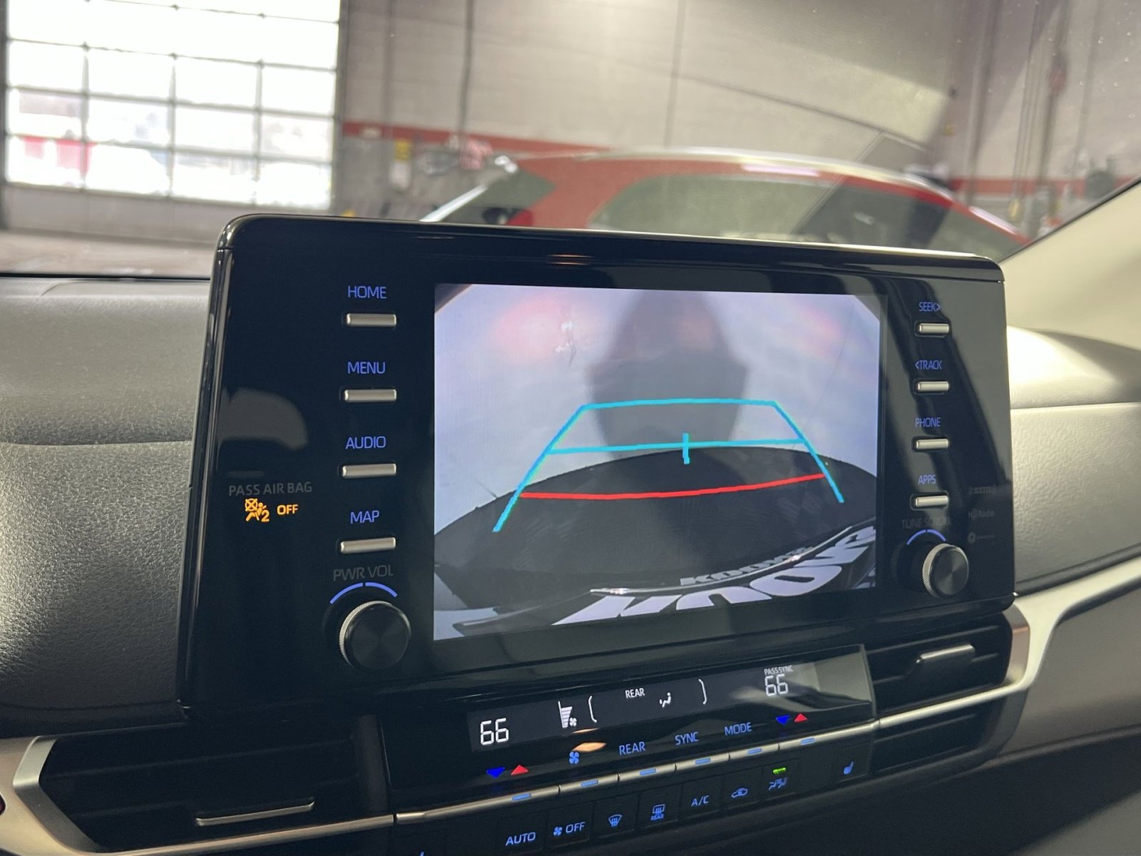 Used 2024 Toyota Sienna XLE image 19