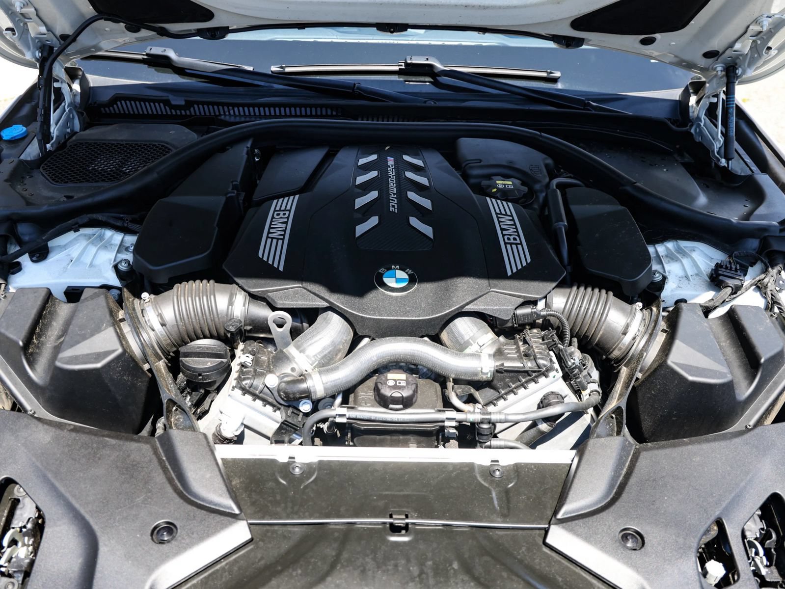 Used 2022 BMW M550i xDrive AWD/4WD image 43