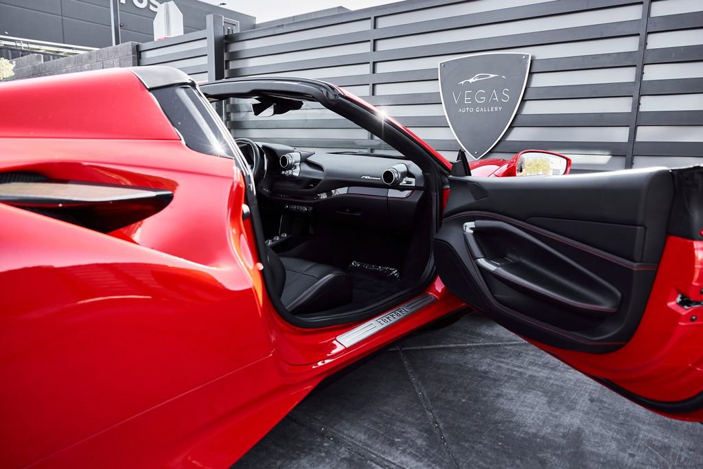 Used 2023 Ferrari F8 Tributo image 30