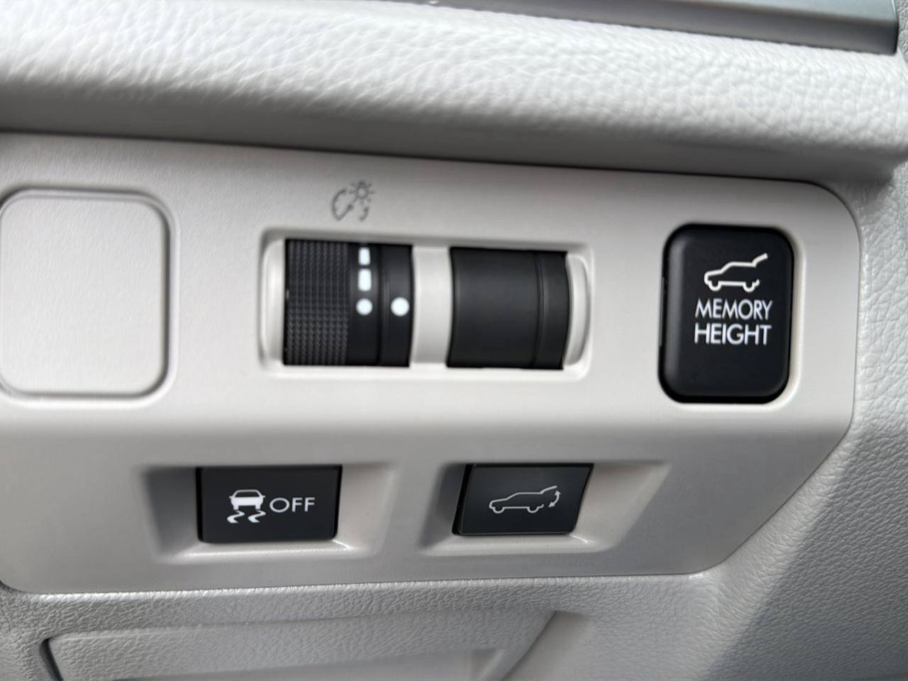 Used 2016 Subaru Forester 2.5i Touring AWD/4WD image 13
