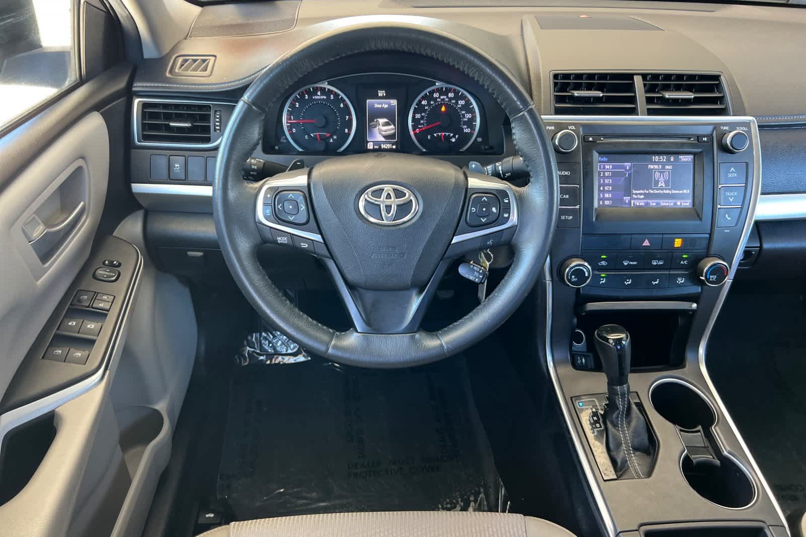 Used 2017 Toyota Camry SE FWD image 14