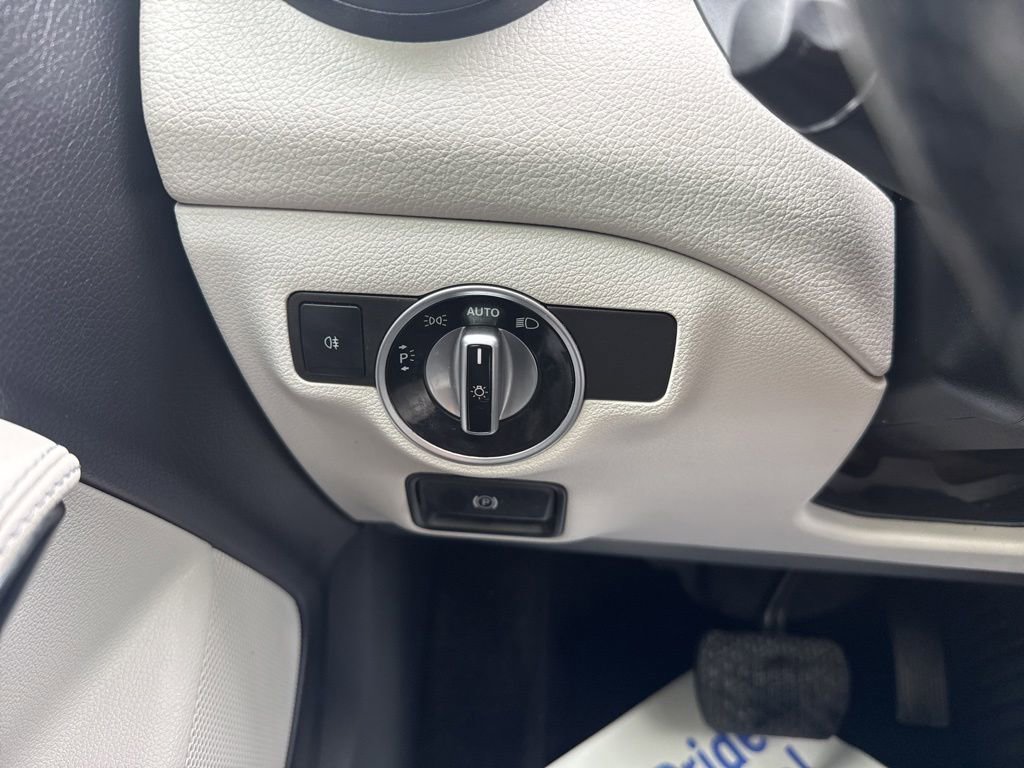 Used 2014 Mercedes-Benz CLA 250 4MATIC image 14
