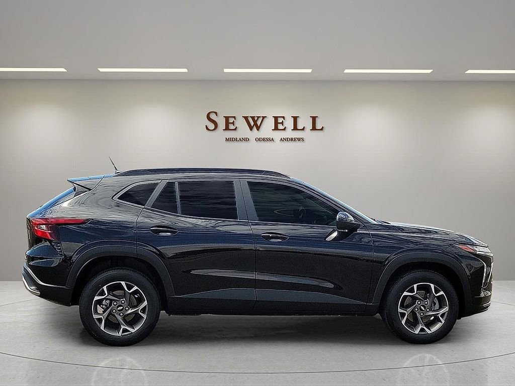 Used 2024 Chevrolet Trax LT w/ Driver Confidence Package image 6