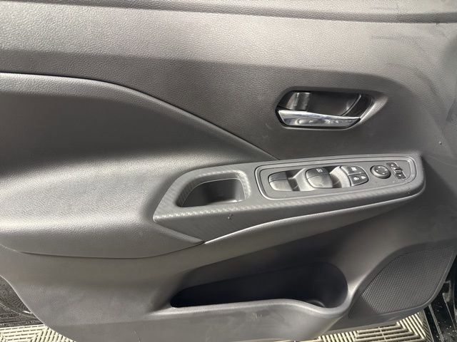 Used 2025 Nissan Versa SV w/ Trunk Package image 14