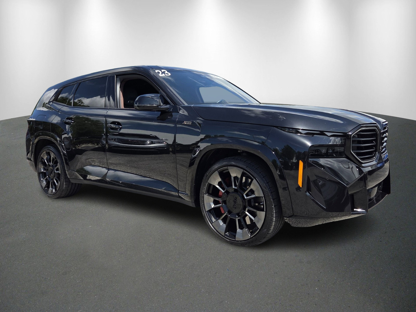 Used 2023 BMW XM w/ M Driver's Package image 2