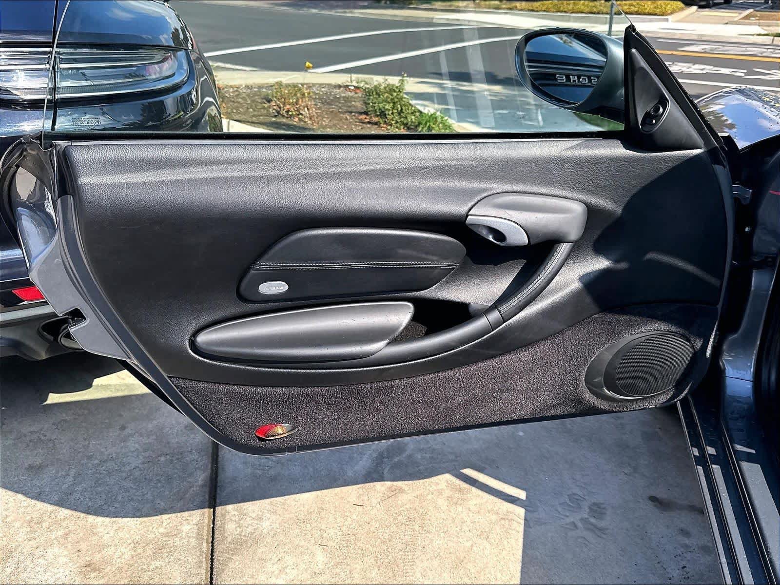 Used 2003 Porsche Boxster RWD image 19